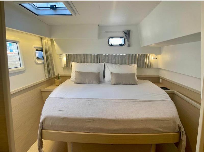 Book yachts online - catamaran - Lagoon 42 - KARLA Owner's Version - Skippered  - rent