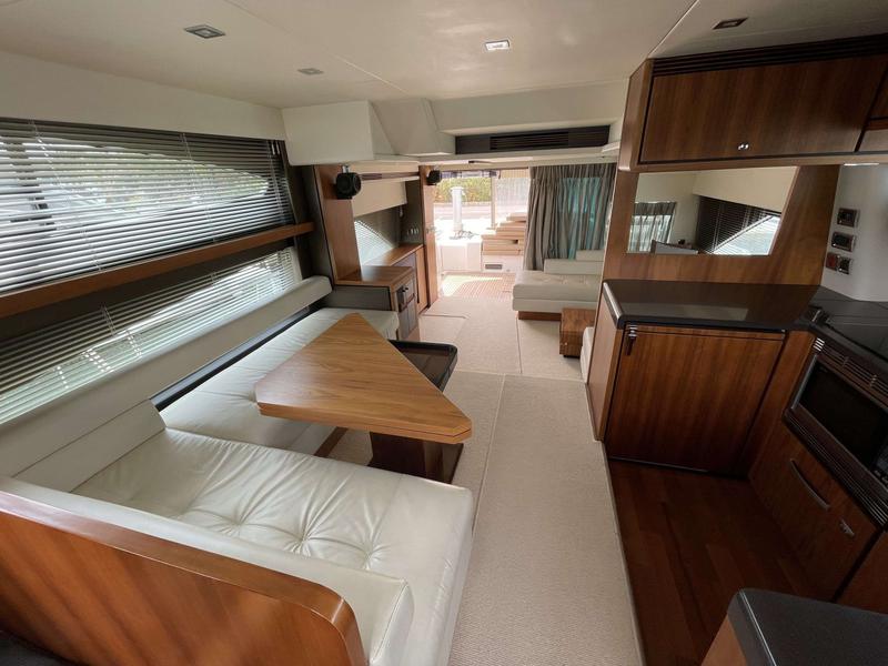 Book yachts online - motorboat - Squadron 58 - SPRAOI NA MARA (skipper incl., any-day charters) - rent