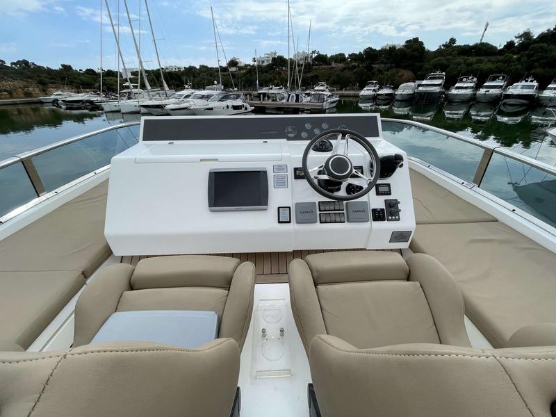 Book yachts online - motorboat - Squadron 58 - SPRAOI NA MARA (skipper incl., any-day charters) - rent