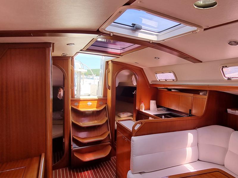 Book yachts online - sailboat - Salona 40 - Oya - rent