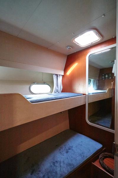 Book yachts online - motorboat - Princess 45 - Summer Love - rent