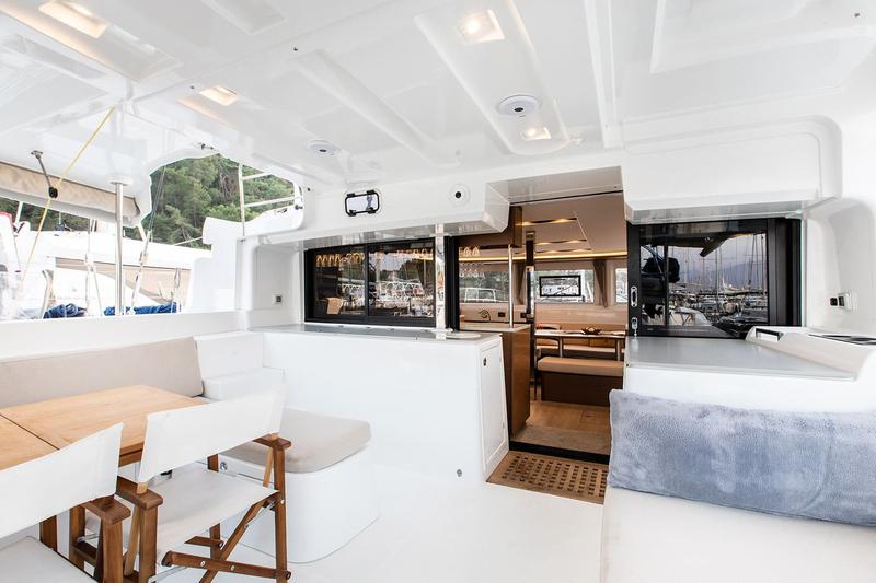 Book yachts online - catamaran - Lagoon 46 - Varuna - rent