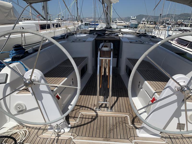Book yachts online - sailboat - Hanse 445 - 4 cabin - Taurus 6 - rent