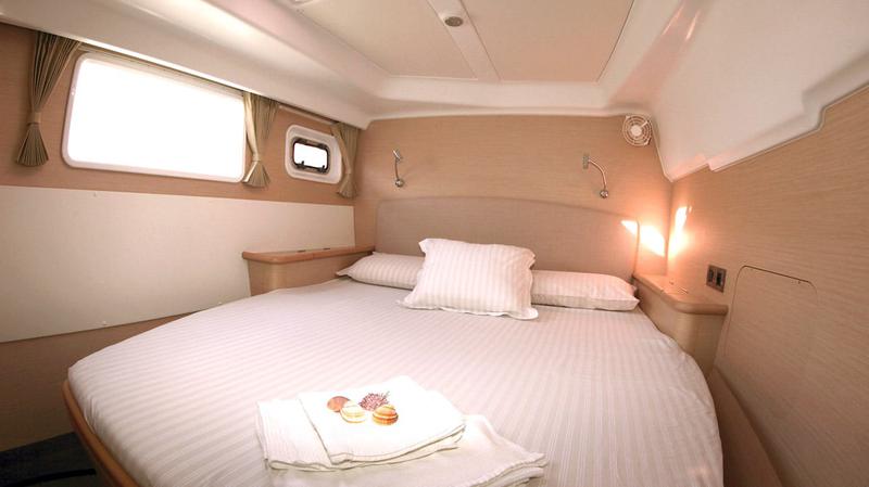 Book yachts online - catamaran - Lagoon 440 - Atlantis - rent