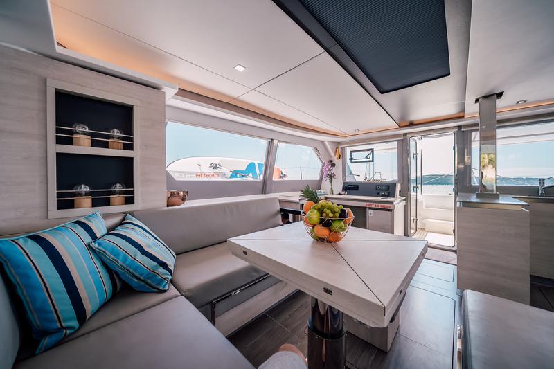 Book yachts online - catamaran - Leopard 50 - LADY AMANDA - rent