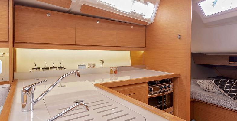 Book yachts online - sailboat - Dufour 390 Grand Large - Coco de Mer - rent