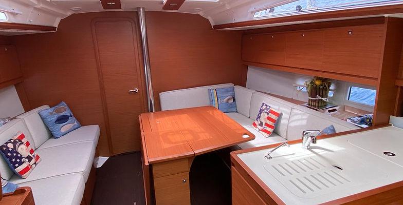 Book yachts online - sailboat - Dufour 390 Grand Large - Coco de Mer - rent
