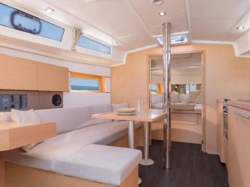 Book yachts online - sailboat - Oceanis 38.1 - Tchao - rent
