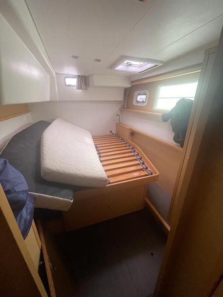 Book yachts online - catamaran - Lagoon 42 - Odevie III - rent