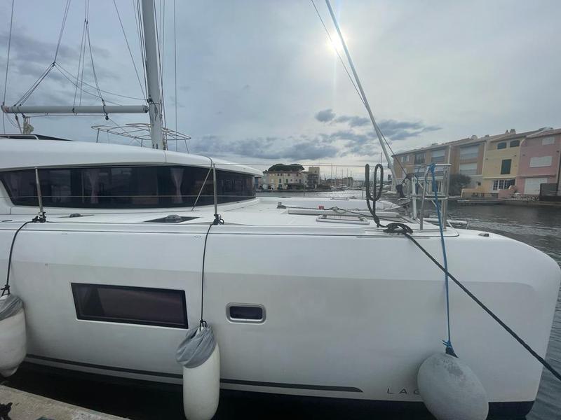 Book yachts online - catamaran - Lagoon 42 - Odevie III - rent