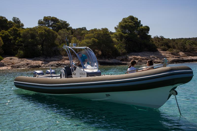 Book yachts online - motorboat - Seawater Smeralda 320 - YOLO - rent