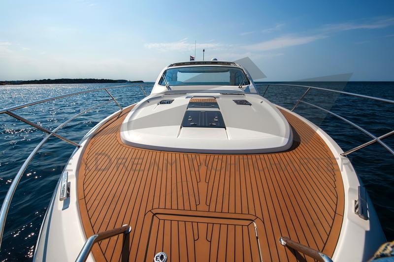 Book yachts online - motorboat - Bavaria Sport 44 HT - Paluma - rent