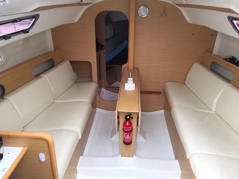 Book yachts online - sailboat - First 25.7 QR - Bangalore - rent