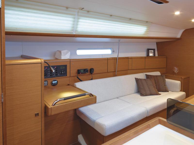 Book yachts online - sailboat - Sun Odyssey 379 - Glazdo - rent