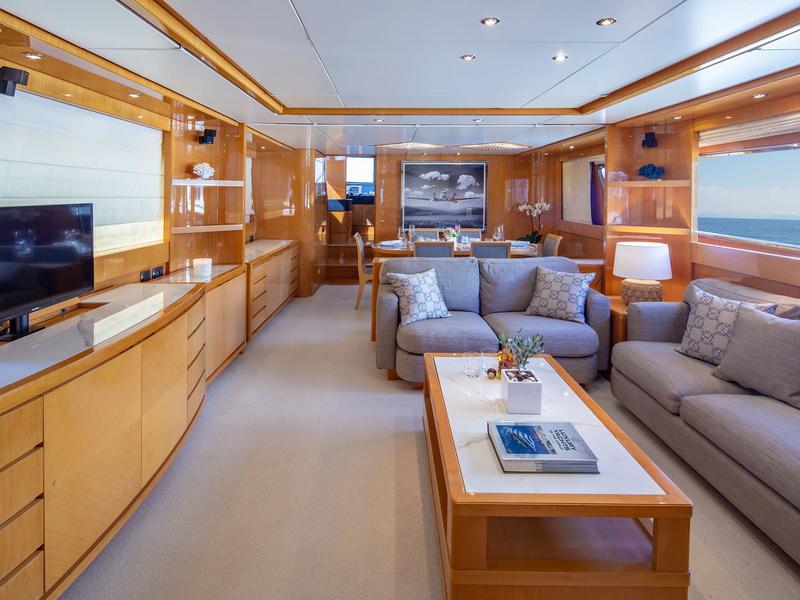 Book yachts online - motorboat - San Lorenzo SL 82 - Bird - rent