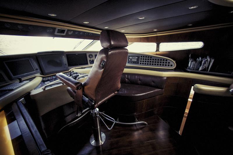 Book yachts online - motorboat - Maiora 108 - Princess L - rent
