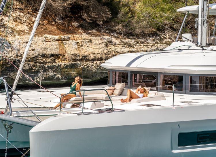 Book yachts online - catamaran - Lagoon 55 (2) - Verina Star  - rent