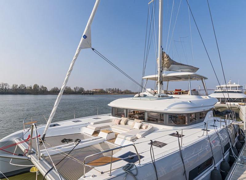 Book yachts online - catamaran - Lagoon 55 (2) - Verina Star  - rent