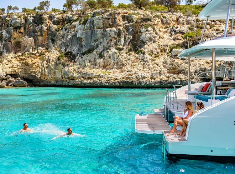 Book yachts online - catamaran - Lagoon 55 (2) - Verina Star  - rent