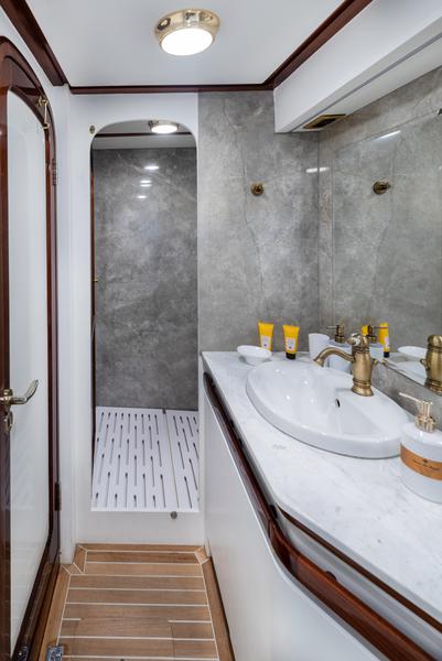 Book yachts online - other - CCYD 85 - Spirit L - rent