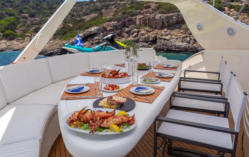 Book yachts online - motorboat - Falcon 86 - Efmaria - rent
