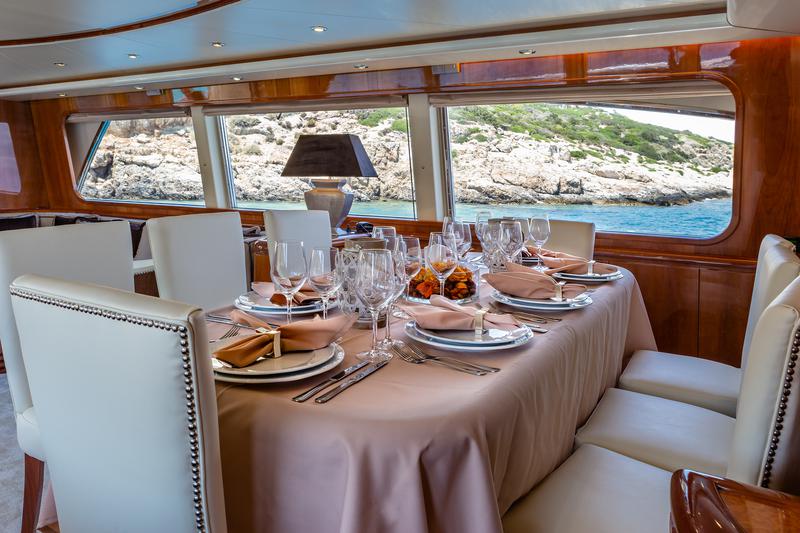 Book yachts online - motorboat - Falcon 86 - Efmaria - rent