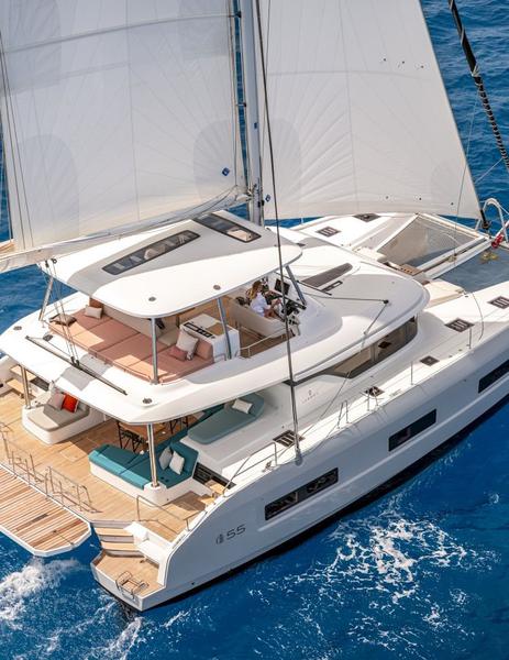 Book yachts online - catamaran - Lagoon 55 - Hydrus - rent