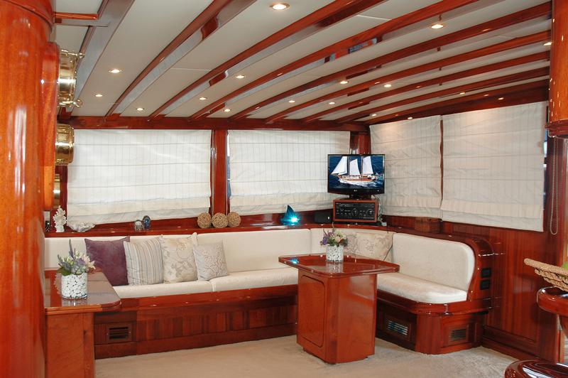 Book yachts online - other - Custom Motor Sailer 124' - Matina - rent