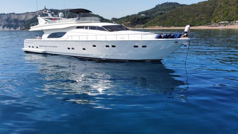 Book yachts online - motorboat - Ferretti 80 - Kentavros II - rent