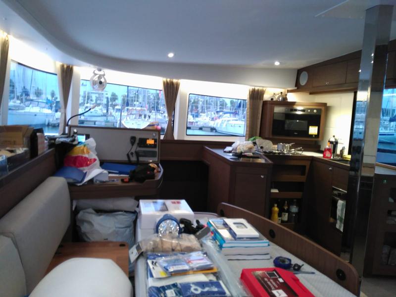 Book yachts online - catamaran - Lagoon 42 Premium A/C - Sol - rent