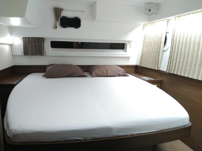 Book yachts online - catamaran - Lagoon 42 Premium A/C - Sol - rent