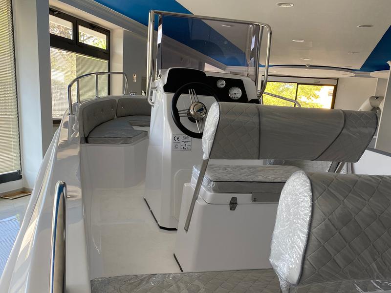 Book yachts online - motorboat - Salento Elite 19s - Elite 19s - rent