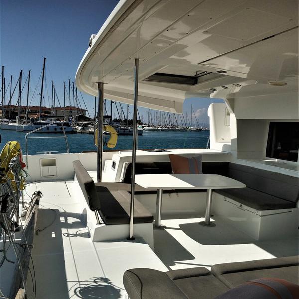 Book yachts online - catamaran - Lagoon 450 F - AZRAQ - rent