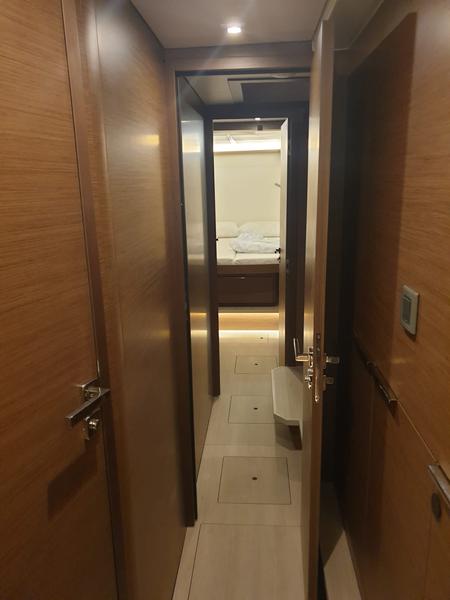 Book yachts online - catamaran - Lagoon 46 - Baraonda - rent