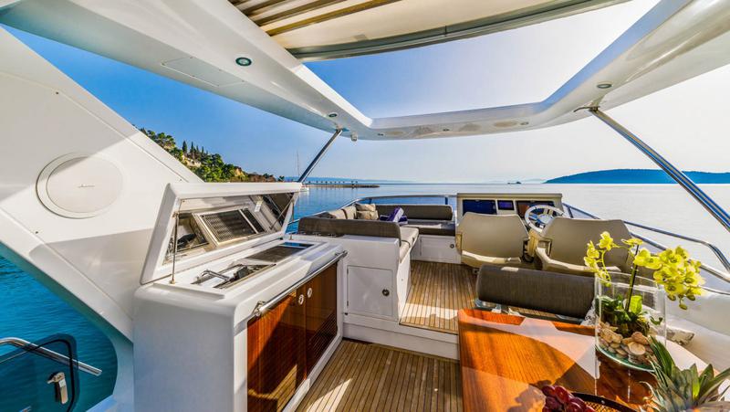 Book yachts online - motorboat - Azimut 66 Fly - My Karat II - rent