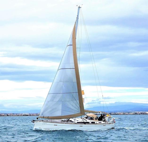 Book yachts online - sailboat - Dufour 525 Grand Large - Nómada - rent