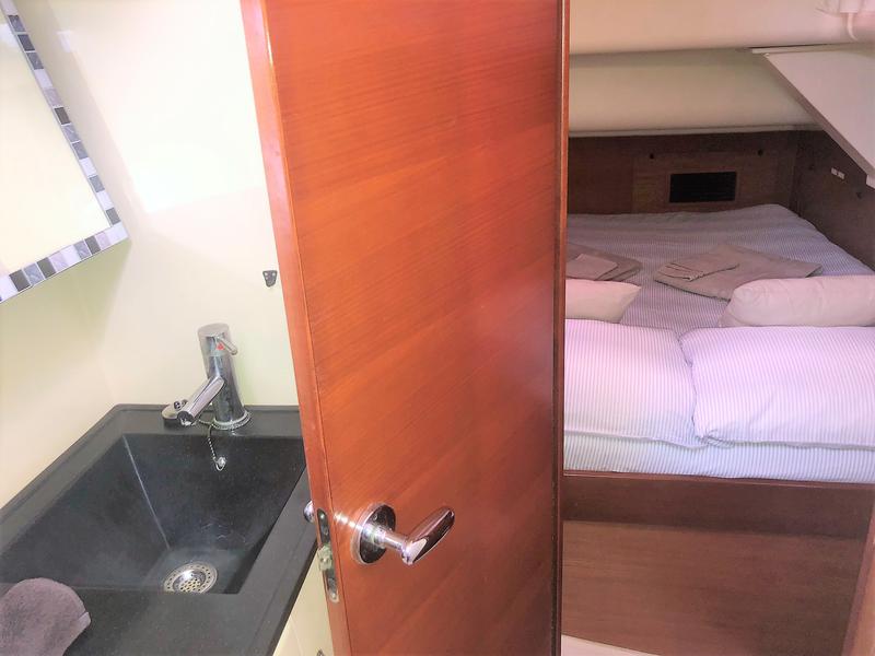 Book yachts online - sailboat - Dufour 525 Grand Large - Nómada - rent