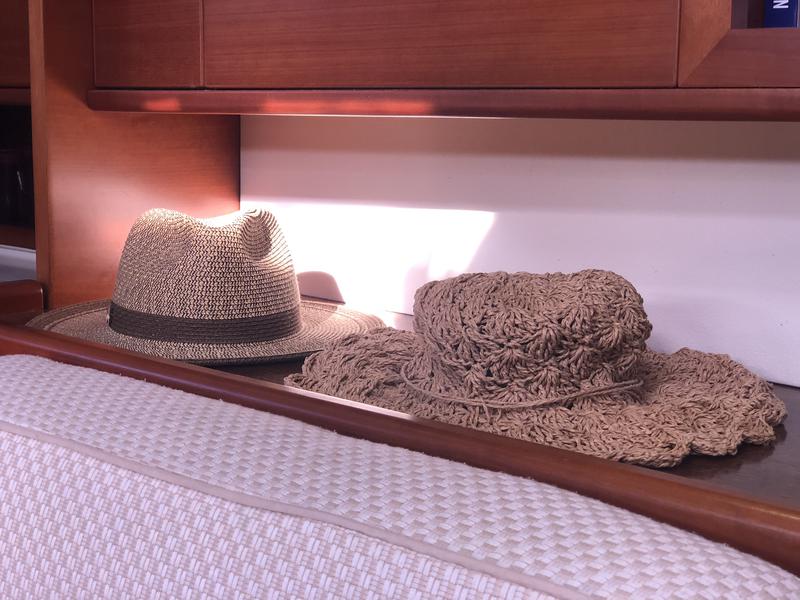 Book yachts online - sailboat - Dufour 525 Grand Large - Nómada - rent