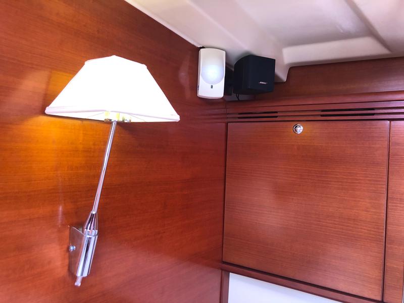 Book yachts online - sailboat - Dufour 525 Grand Large - Nómada - rent