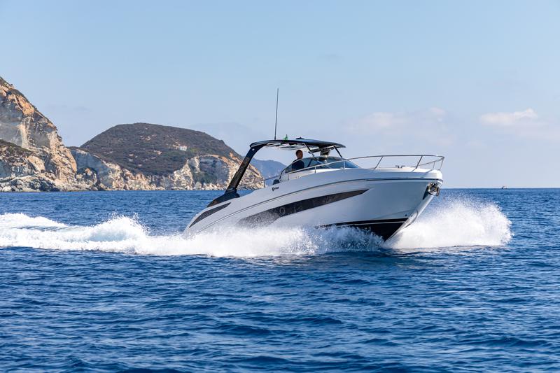 Book yachts online - motorboat - FIM Regina 340 - Lime Express - rent