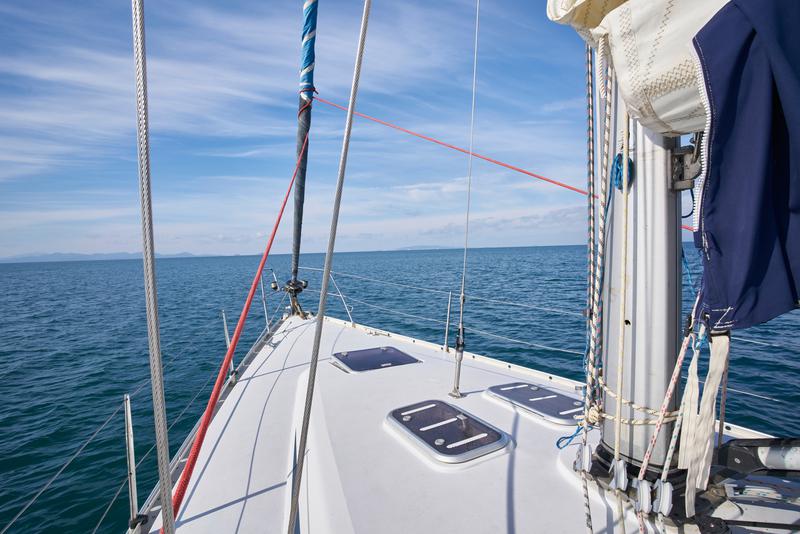 Book yachts online - sailboat - Grand Soleil 43 - Blue Bite - rent