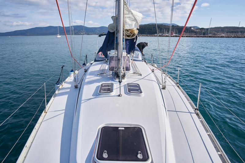 Book yachts online - sailboat - Grand Soleil 43 - Blue Bite - rent