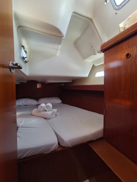 Book yachts online - sailboat - Oceanis 393 Clipper - Crete - rent