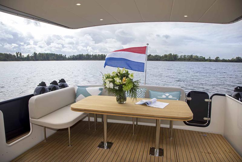 Book yachts online - motorboat - Linssen Grand Sturdy 45.0 AC - Raya - rent