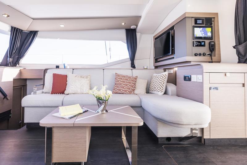 Book yachts online - catamaran - FOUNTAIN PAJOT Aura 51 - LE GRAND BOGAVANT - rent