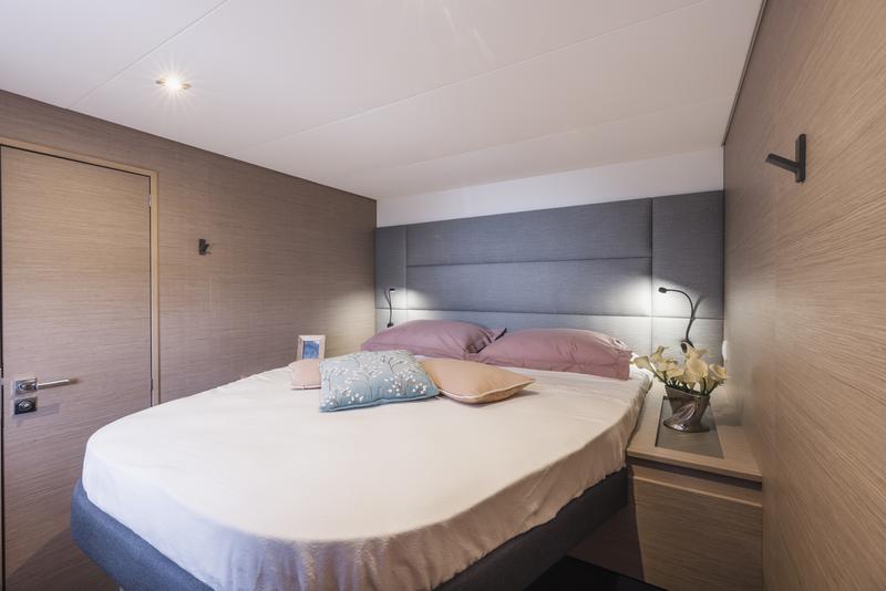 Book yachts online - catamaran - FOUNTAIN PAJOT Aura 51 - LE GRAND BOGAVANT - rent