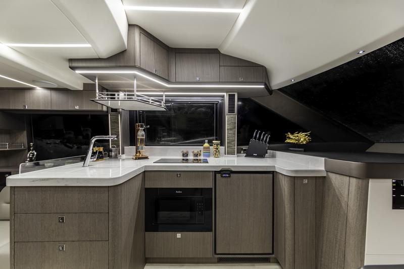 Book yachts online - motorboat - Galeon 440 Fly - FGstar Mini - rent