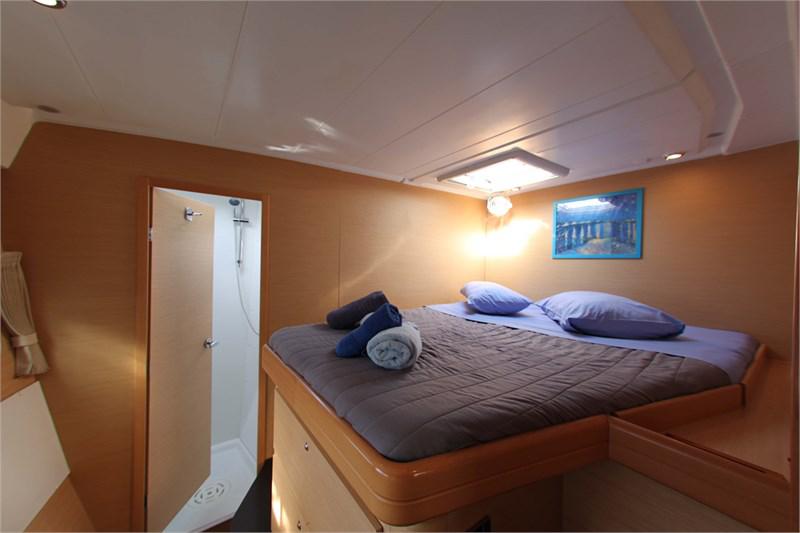 Book yachts online - False - Lagoon 420 (5Cab) - Fantasy  - rent