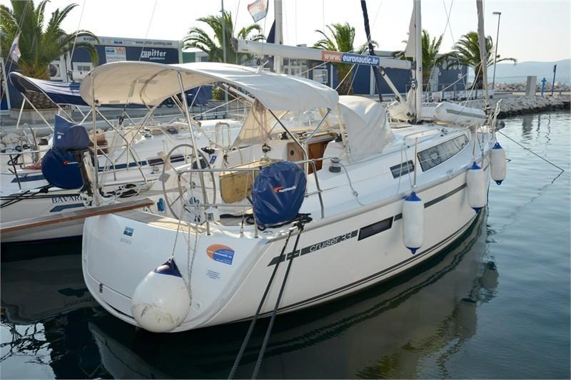 Book yachts online - False - Bavaria Cruiser 33 (2Cab) - Ami - rent