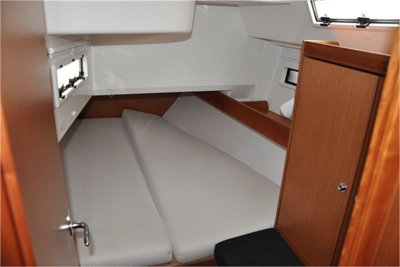 Book yachts online - False - Bavaria Cruiser 40 (3Cab) - Joy - rent